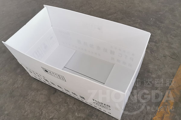 中空板箱價格與紙箱相比有優(yōu)勢嗎？